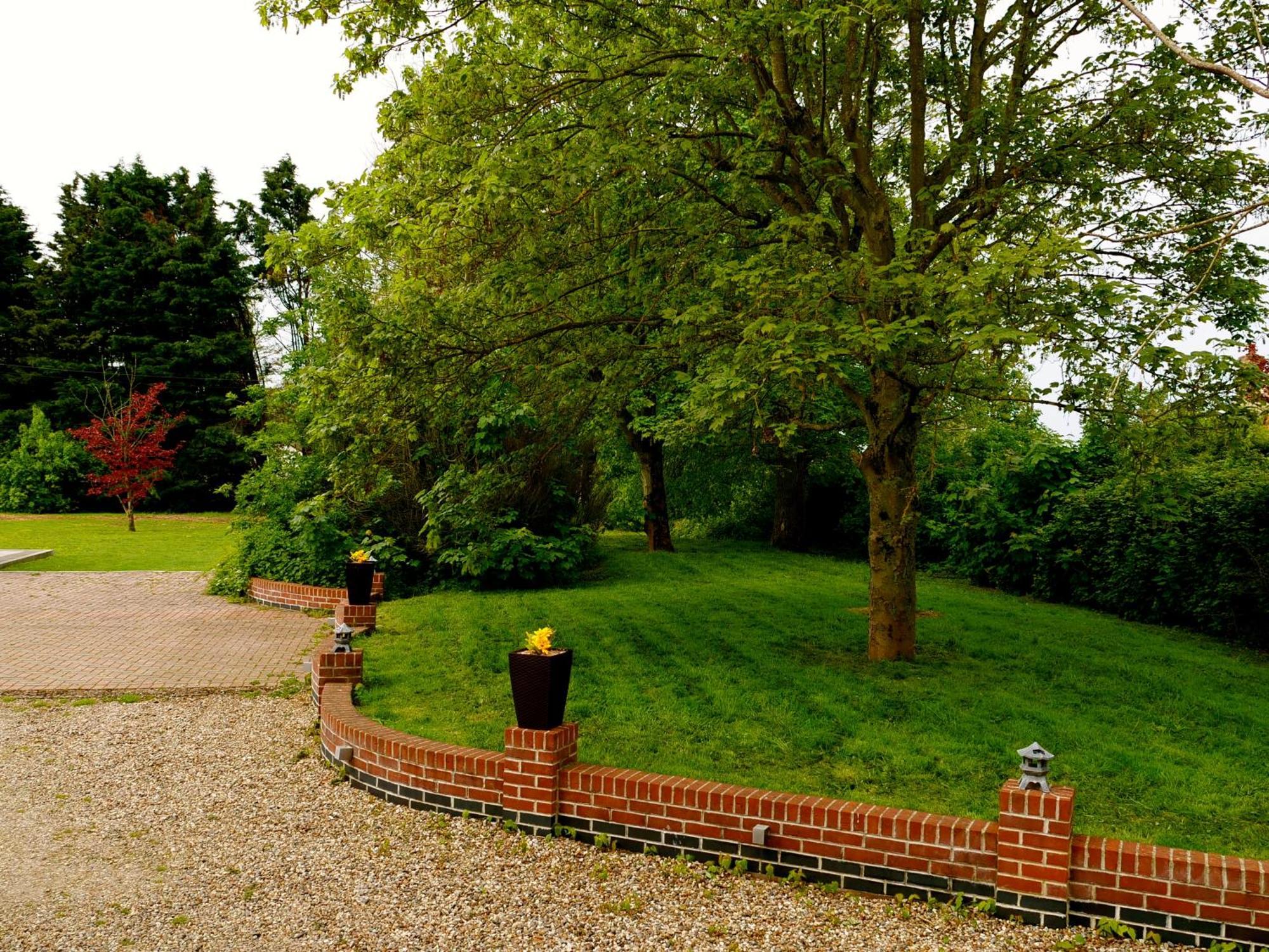 Deluxe 4 Or 5 Bed House With Hot Tub, Cinema Sleeps 15