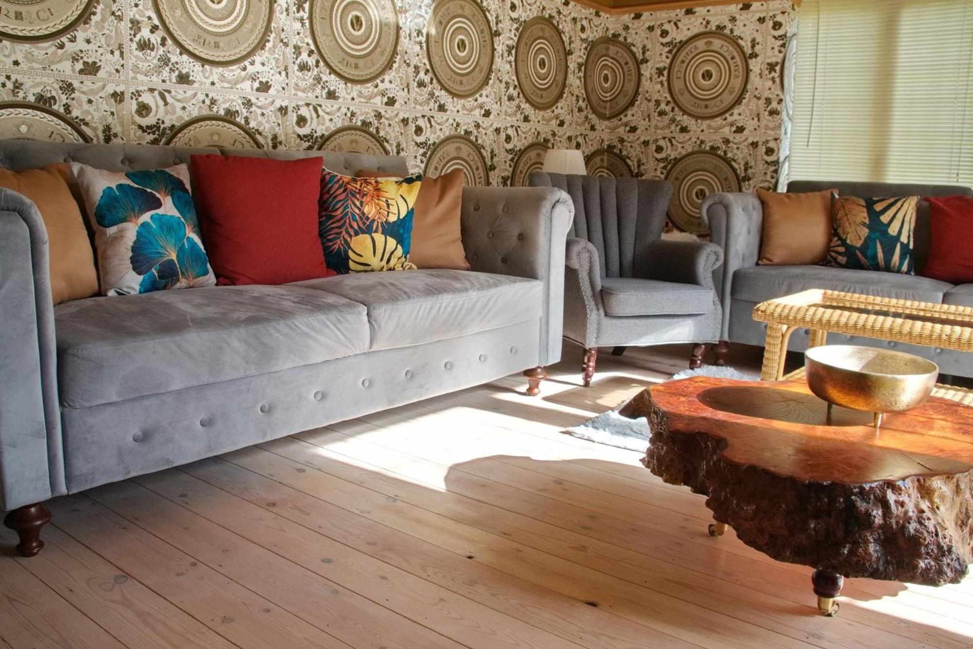 Deluxe 4 Or 5 Bed House With Hot Tub, Cinema Sleeps 15 Villa