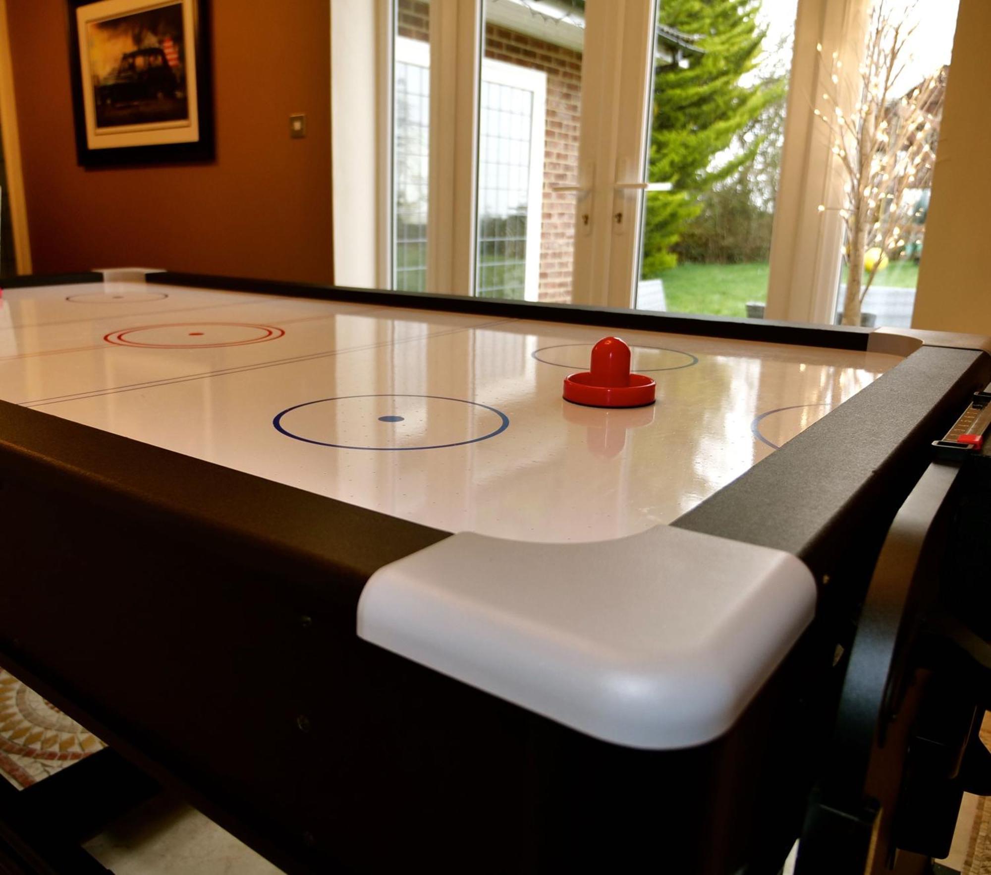 Deluxe 4 Or 5 Bed House With Hot Tub, Cinema Sleeps 15 *