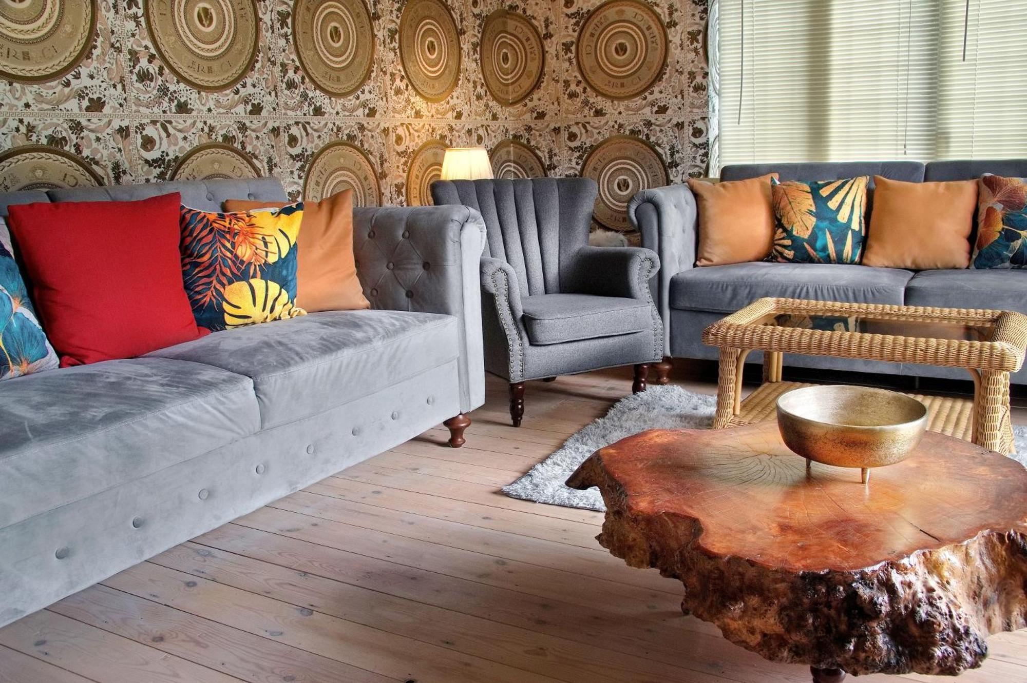Deluxe 4 Or 5 Bed House With Hot Tub, Cinema Sleeps 15 * Saffron Walden