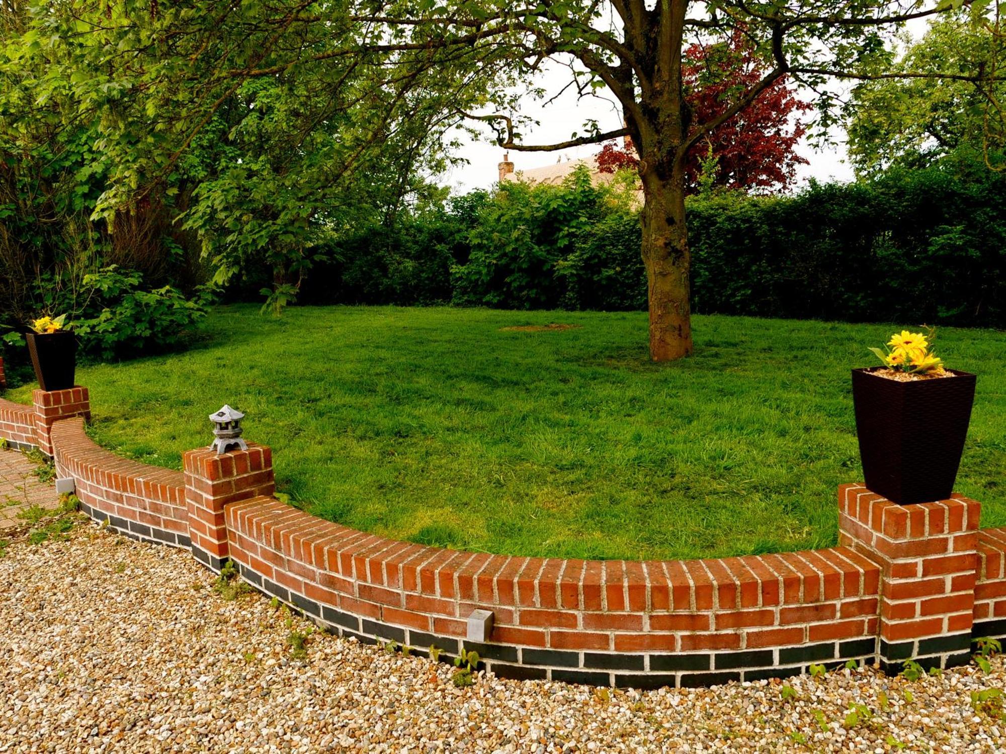 Villa Deluxe 4 Or 5 Bed House With Hot Tub, Cinema Sleeps 15 Saffron Walden