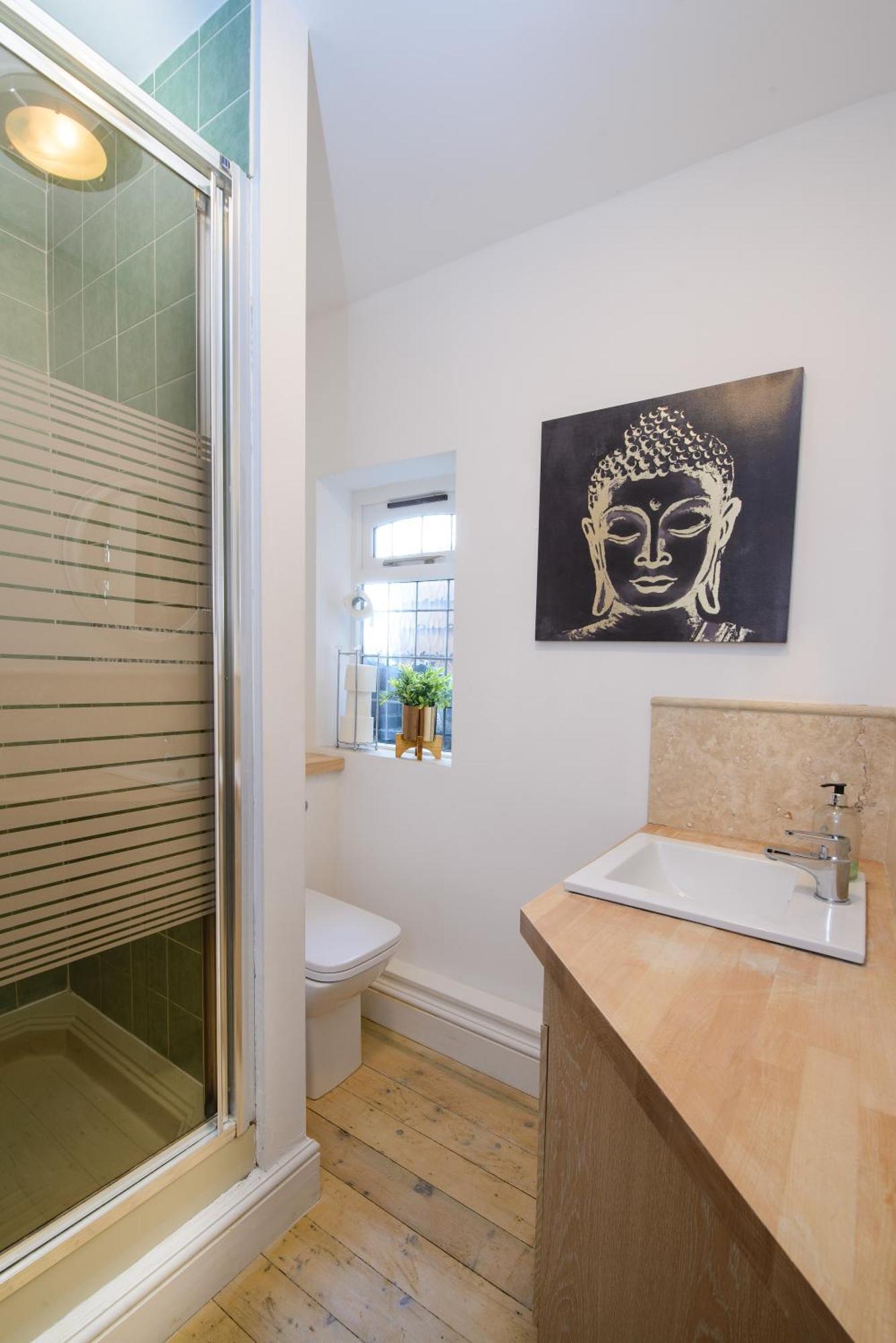 Deluxe 4 Or 5 Bed House With Hot Tub, Cinema Sleeps 15 Saffron Walden