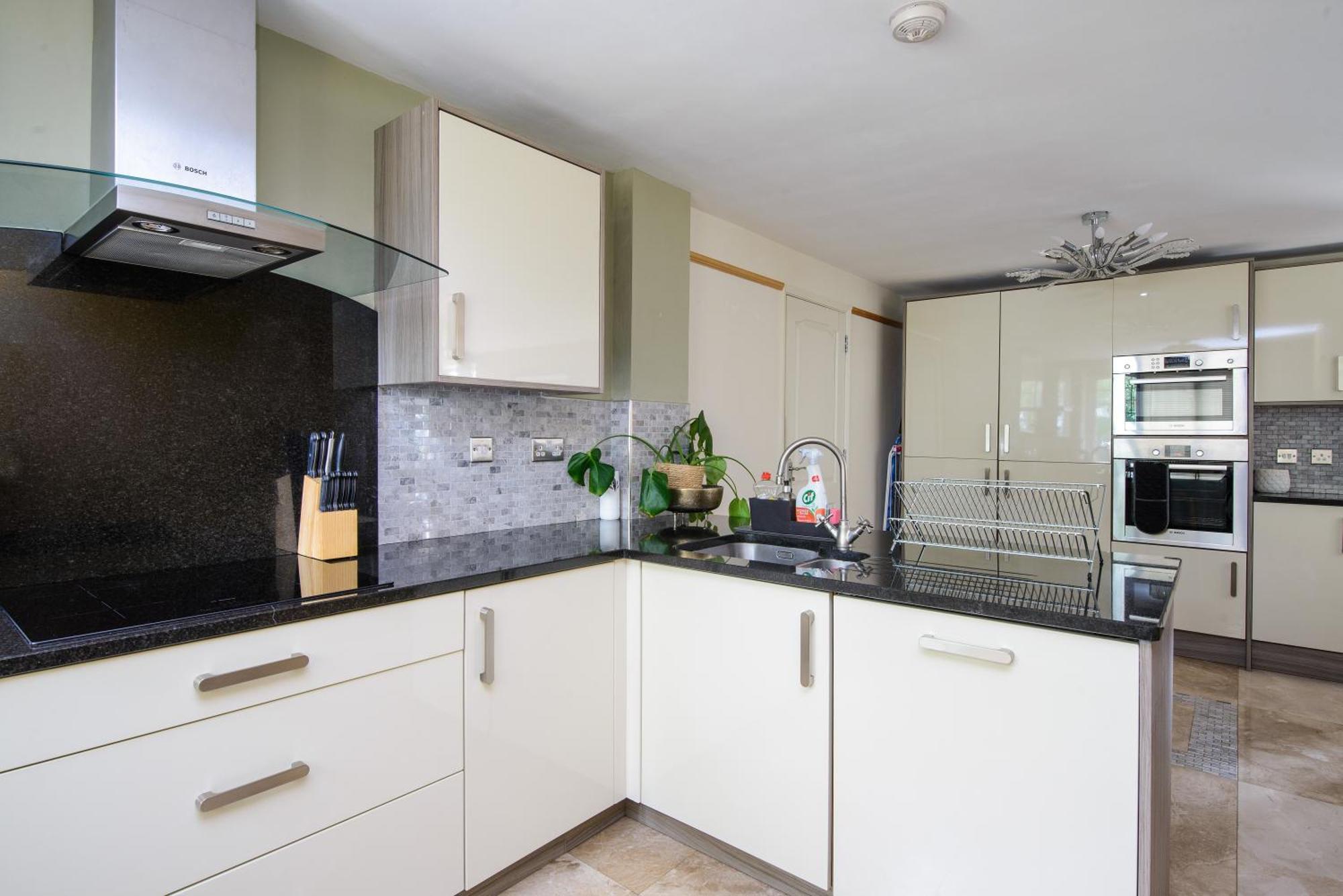 Villa Deluxe 4 Or 5 Bed House With Hot Tub, Cinema Sleeps 15