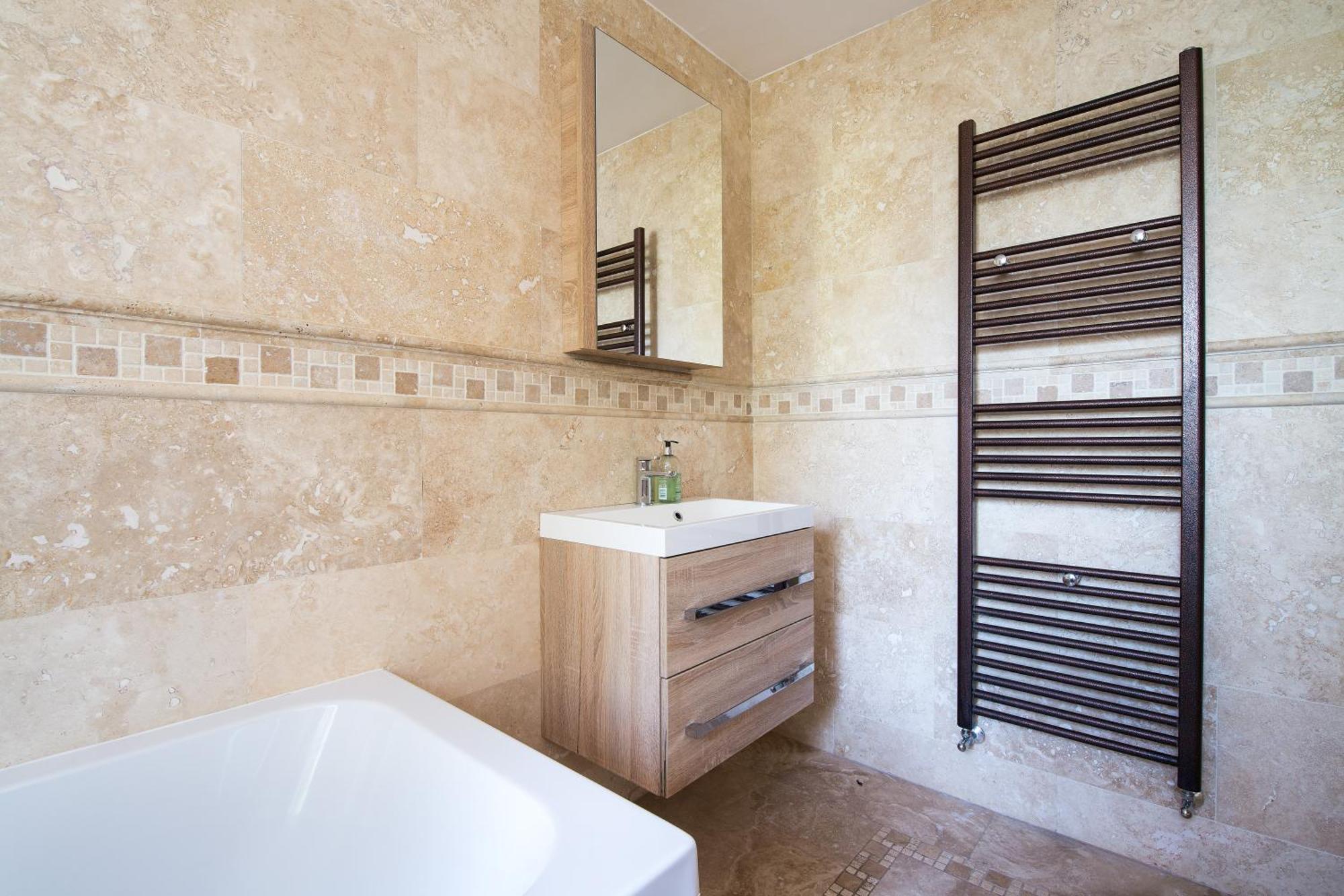 Villa Deluxe 4 Or 5 Bed House With Hot Tub, Cinema Sleeps 15 Saffron Walden